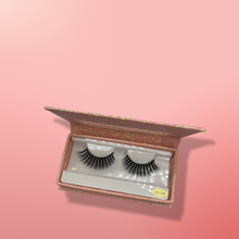 Load image into Gallery viewer, Bella rose eyelashes
